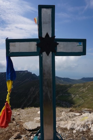 山頂の十字架（28-14）